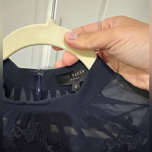 Ted baker like new size 2 lace, chiffon sleeve dress, dark purple - Picture 2 of 7